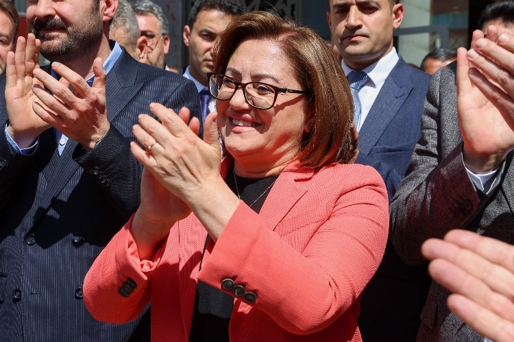 Fatma Şahin'e Coşkulu Karşılama