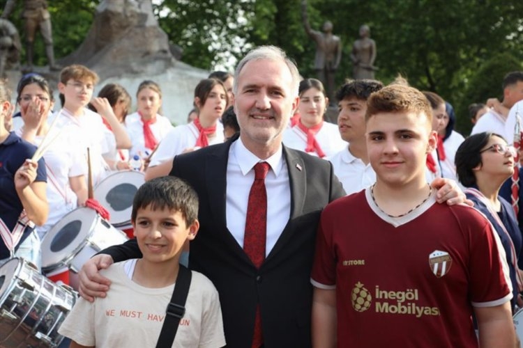 İnegöl'de 19 Mayıs Kutlamaları: Şehri Sokağa Dökttü