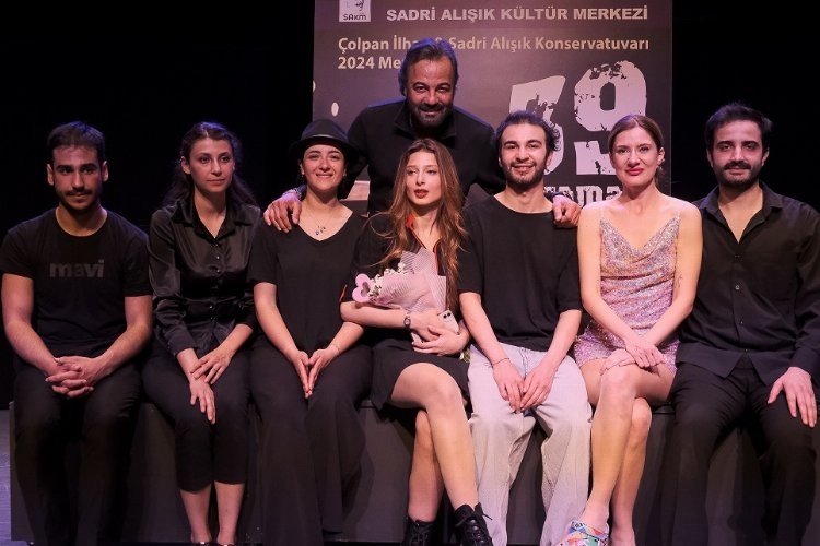 Konservatuvar Öğrencileri Sahne Sanatlarında Mezuniyetlerini Kutladı