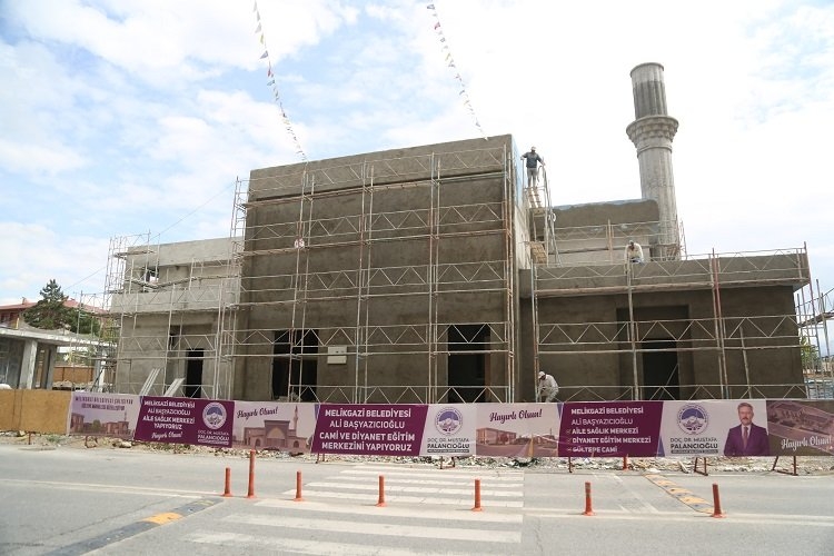 Melikgazi Belediyesi, Gültepe'ye 3 Projeyi Kazandırıyor






