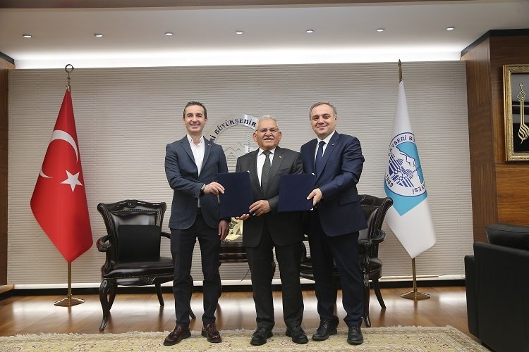 Başkan Büyükkılıç ve Rektör Altun, Simülasyon Merkezi Projesi için imzaları attı