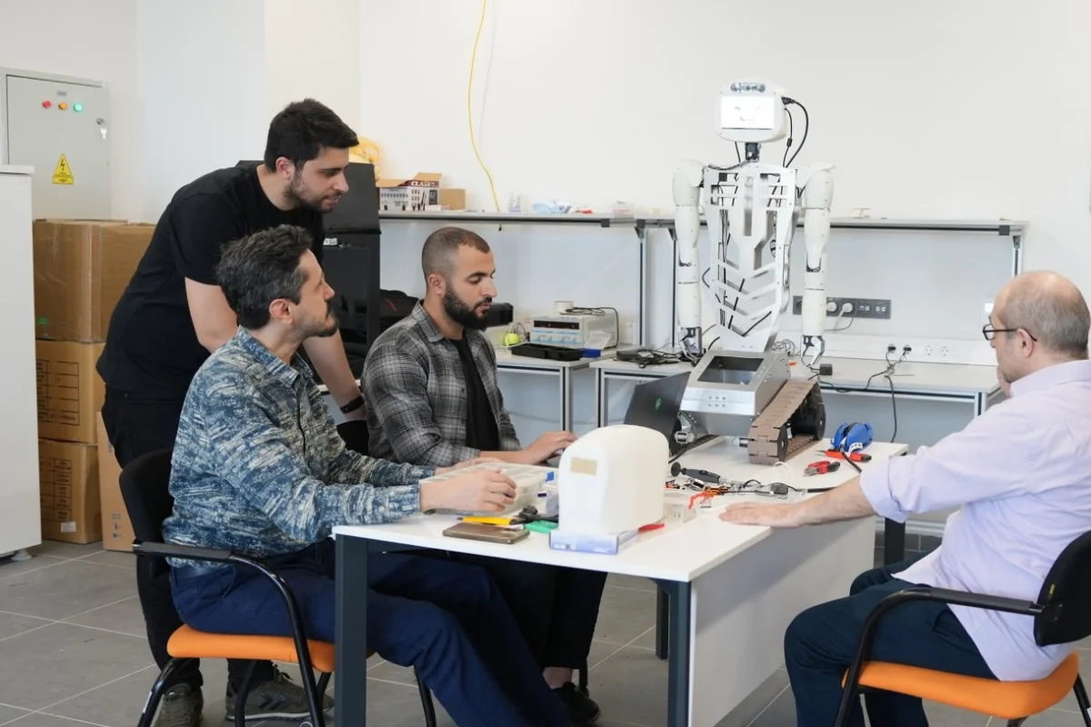 BTÜ'den Yapay Zeka Destekli İnsansı Robot: Moria Tanıtıldı