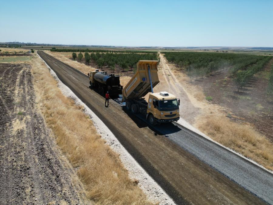 Hilvan’da Dört Mahalleyi Birbirine Bağlayan Yol Yenilendi